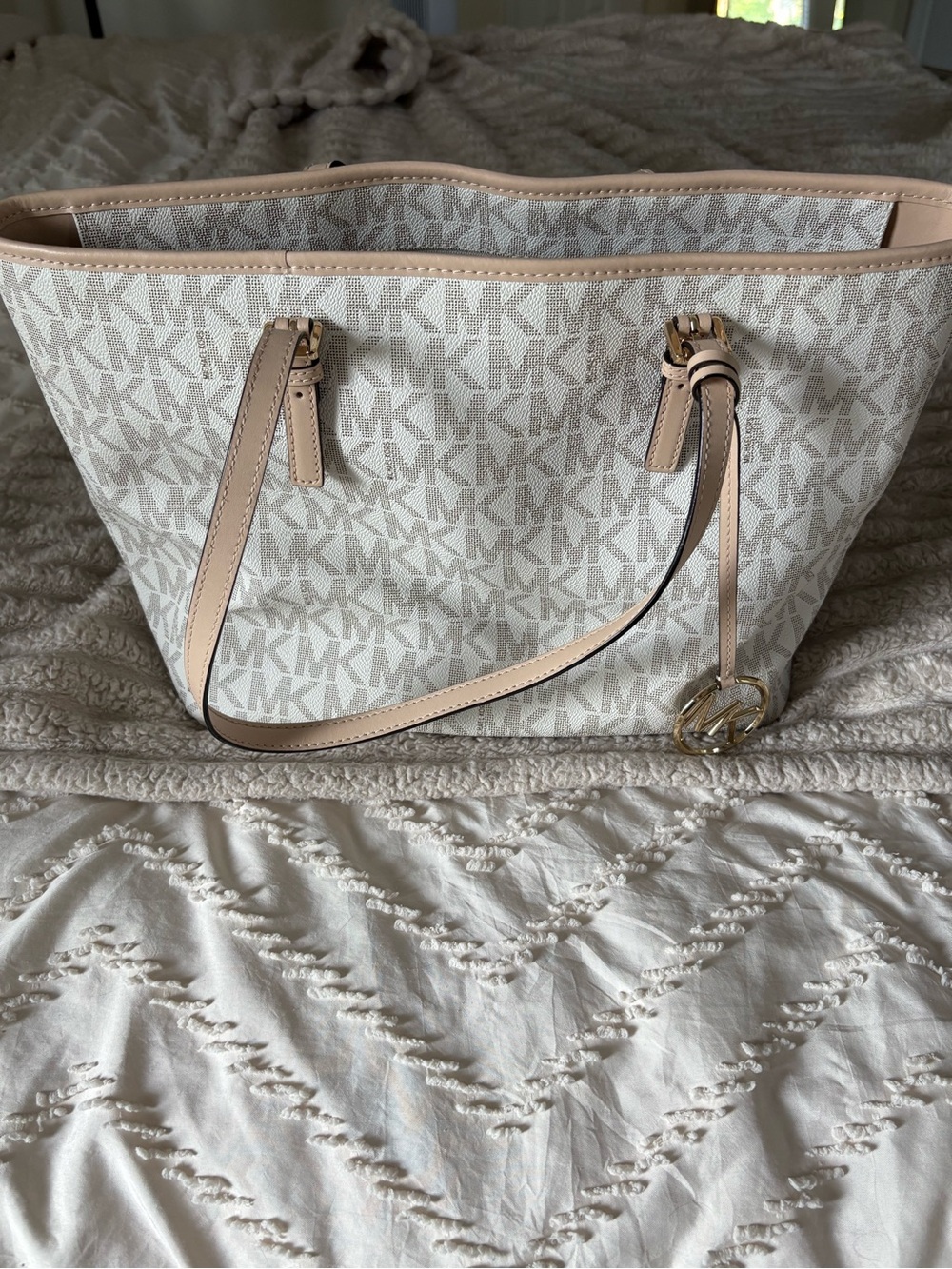 Michael Kors Jet Set Signature Canvas Tote in Vanilla/Blush